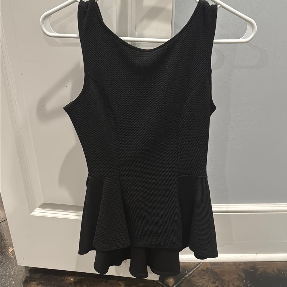 Soprano Black open back bow peplum top NWT size small